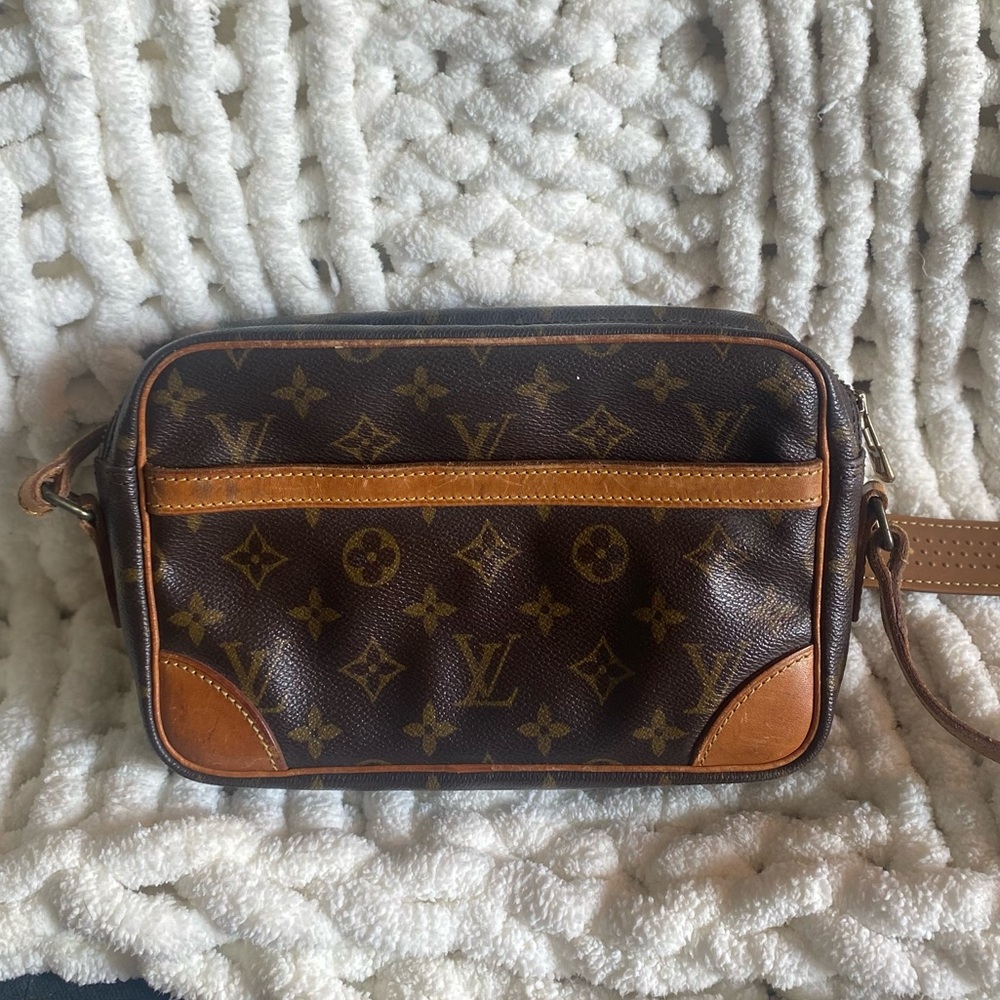 Vintage Louis Vuitton crossbody 🤎
